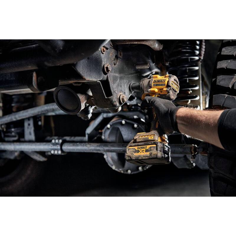 Llave de impacto inalámbrica DEWALT ATOMIC 20V MAX de iones de litio sin escobillas de 1/2 pulg. con yunque de pasador de retención (Herramienta solamente) - DCF922B