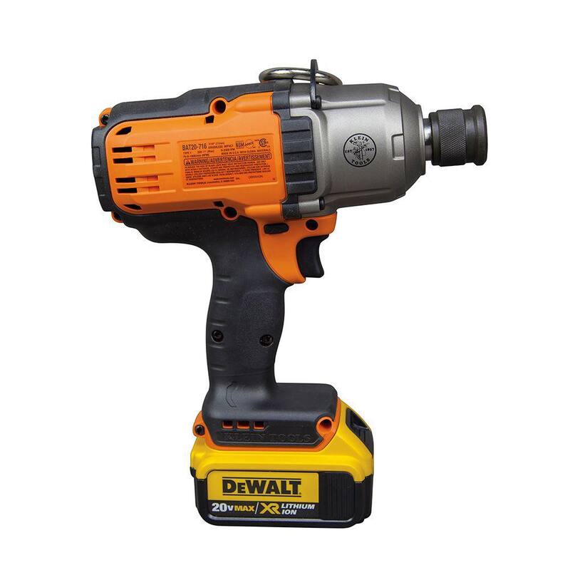 Herramienta de impacto inalámbrica sin escobillas de 20 voltios Klein Tools de 7/16 pulgadas con dos baterías de 4.0 Ah y cargador - BAT20-7161.