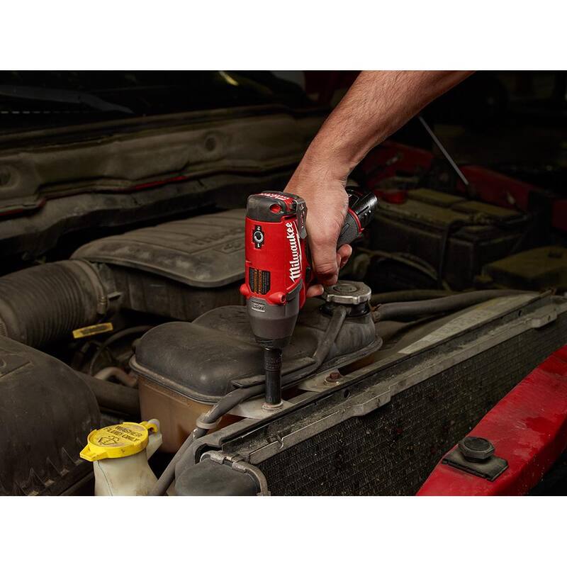Juego combinado de llave de impacto sin cable Milwaukee M12 12V de 3/8 in con batería de iones de litio y pistola de grasa (2 herramientas) - 2454-20-2446-20-48-59-2420-48-11-2420