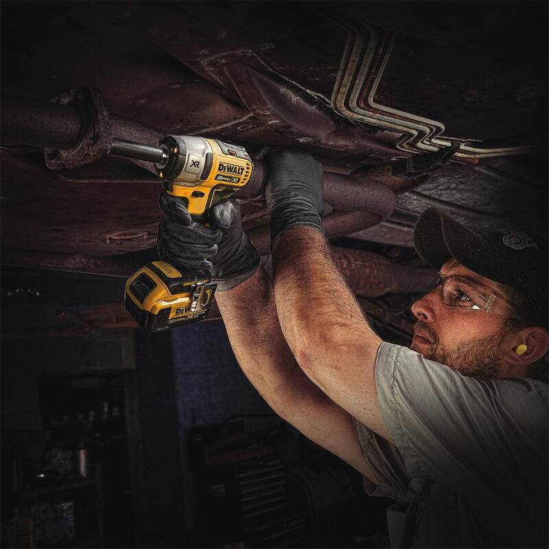 Llave de Impacto Compacta Inalámbrica sin escobillas DEWALT 20V MAX XR de 3/8 pulgadas (Herramienta Solamente) - DCF890B