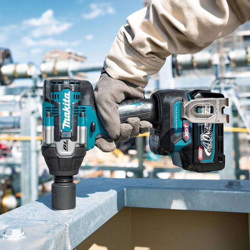 Llave de impacto inalámbrica sin escobillas de 40V max XGT de Makita con 4 velocidades y par medio de 1/2 pulgada con anillo de fricción, kit con batería de 2.5Ah - GWT07D