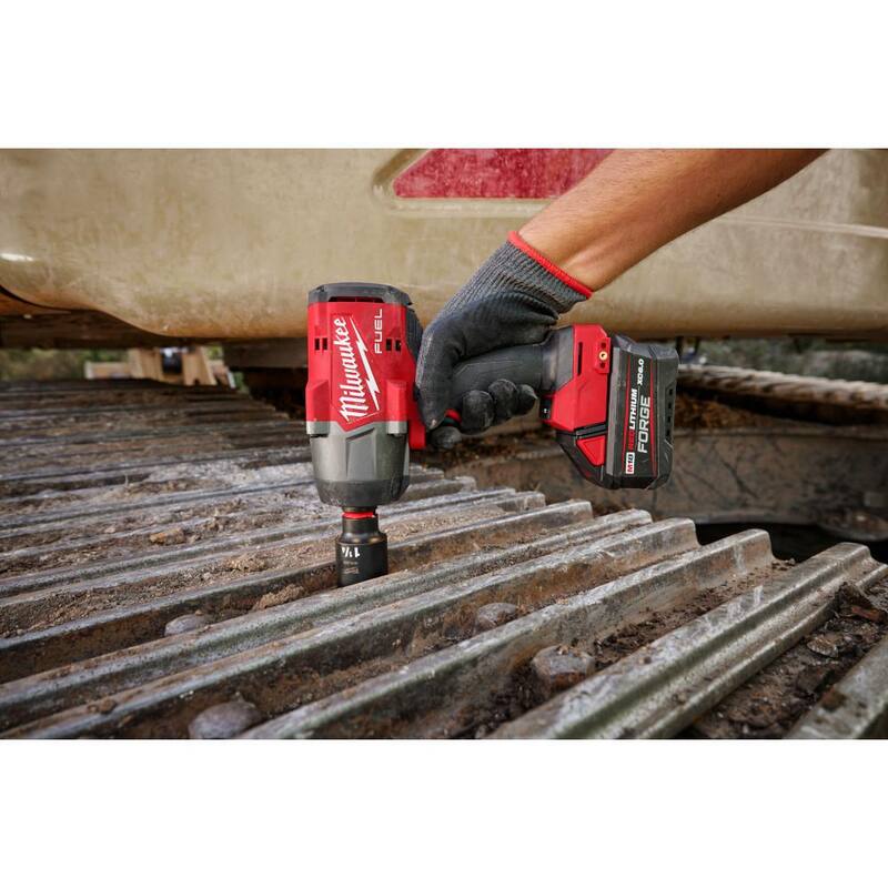 Llave de impacto inalámbrica sin escobillas de litio Milwaukee M18 FUEL de 18V con anillo de fricción (solo herramienta) con amoladora sin escobillas - 2967-20-2880-20