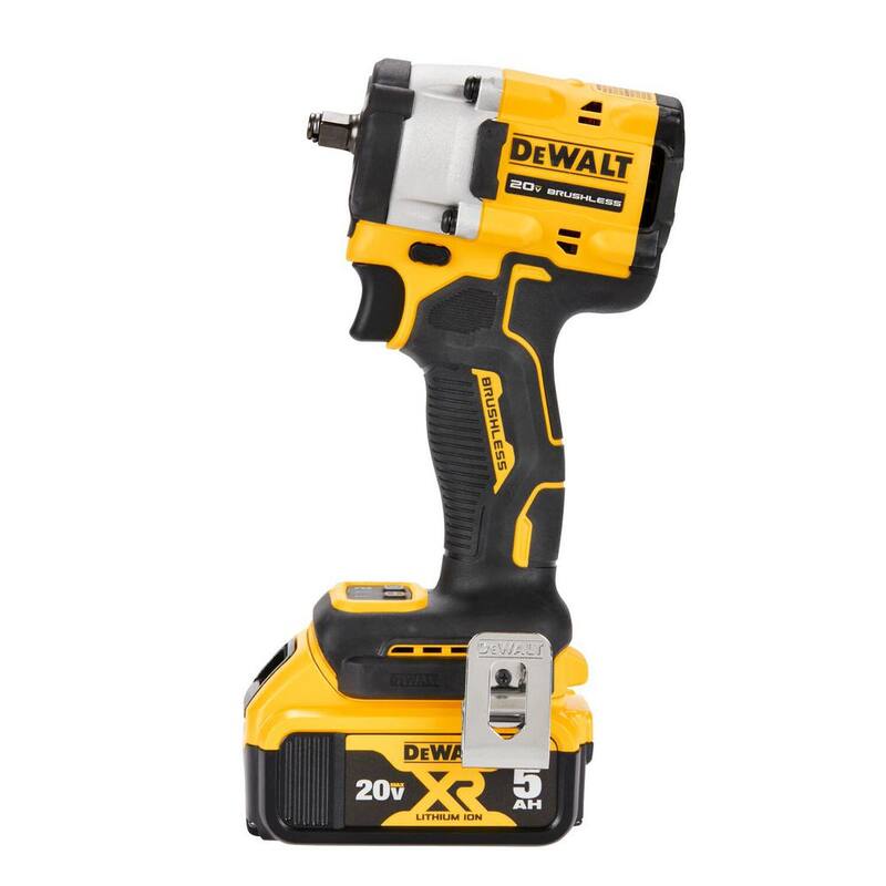 Juego de llave de impacto inalámbrica sin escobillas DEWALT ATOMIC 20V MAX de ion de litio de 3/8 pulg. con anillo de retención tipo HOG y (2) baterías de 20V 5Ah - DCF923P2