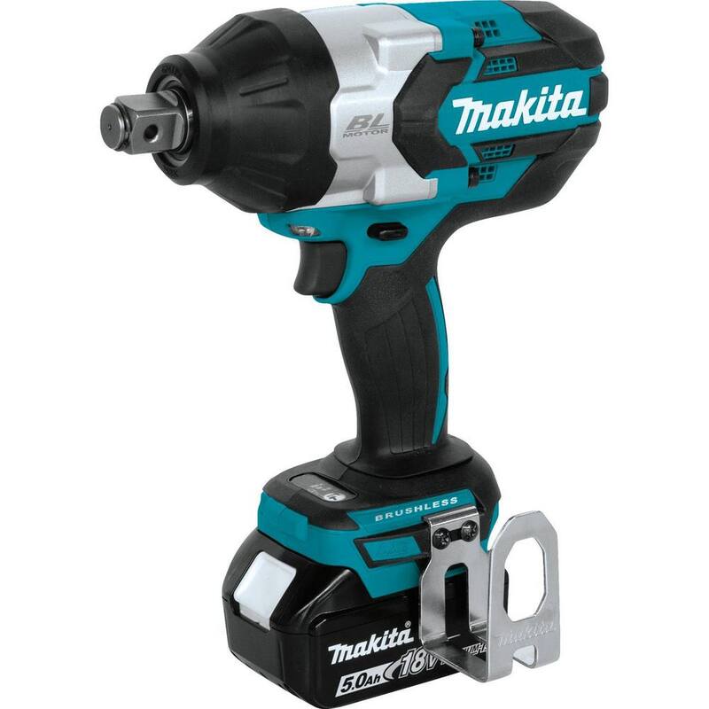 Llave de impacto inalámbrica de alto torque cuadrada de 3/4 pulgadas con motor sin escobillas y baterías de 18V LXT de iones de litio de Makita, 5.0Ah (2), Bolso - XWT07T.