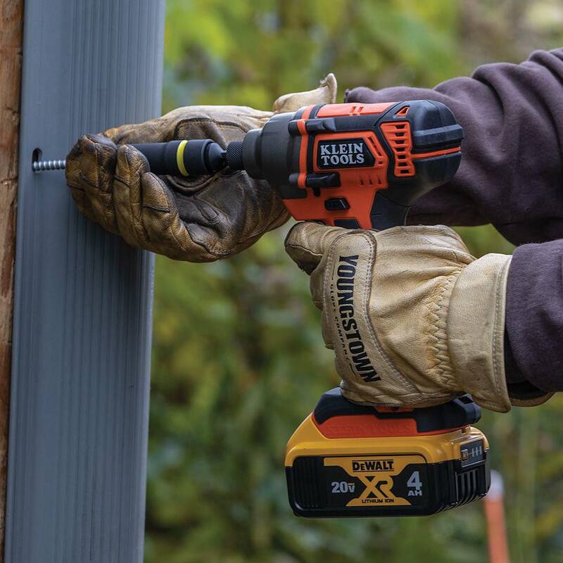 Herramientas Klein 20 V, 1/4 pulgadas de unidad hexagonal, atornillador de impacto compacto operado con batería, inalámbrico, incluye (2) baterías de 4AH, cargador y estuche - BAT20CD1