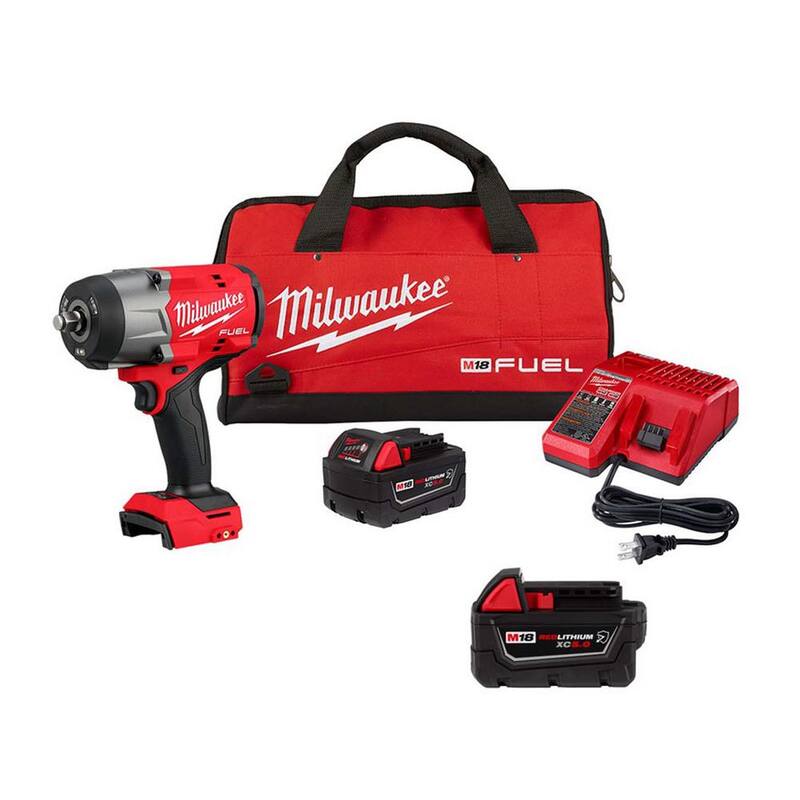 Llave de impacto inalámbrica sin escobillas Milwaukee M18 FUEL de 18V con anillo de fricción, kit con (2) baterías de 5.0 Ah y bolsa - 2967-21B-48-11-1850R