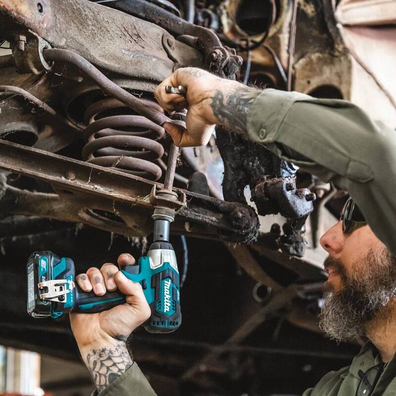 Juego de llave de impacto Makita 12V max CXT de iones de litio sin escobillas inalámbrica de 3/8 in. cuadrado (2.0 Ah) - WT05R1