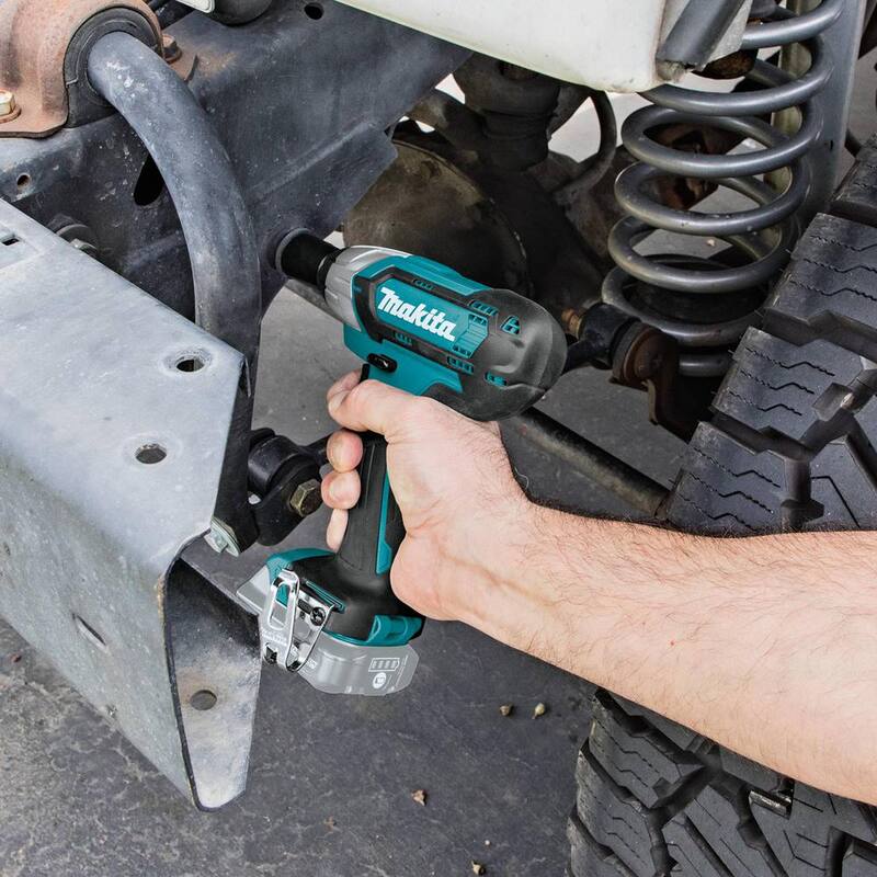 Llave de Impacto Cuadrada Inalámbrica de 3/8 de Pulgada con Batería de Litio de 12V Máximo CXT de Makita (Herramienta Únicamente) - WT02Z