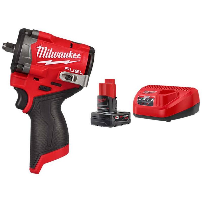 Llave de impacto sin escobillas Milwaukee M12 FUEL de 12V con batería M12 XC de 4.0 Ah y cargador - Kit de inicio 2562-20-48-59-2440