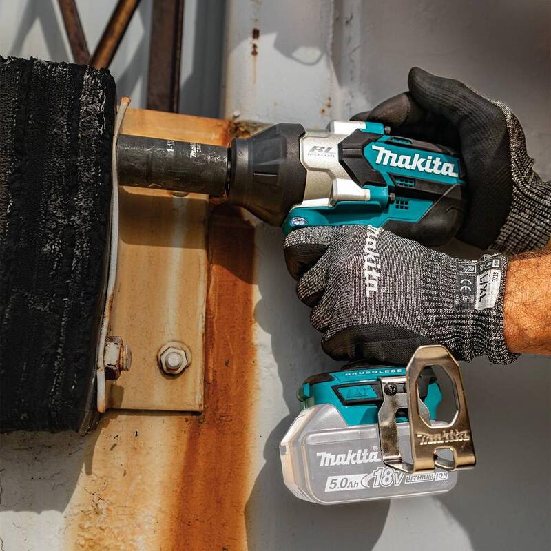 Llave de impacto inalámbrica Makita de 18 voltios con motor sin escobillas de iones de litio LXT de 3 velocidades y 1/2 pulgadas con yunque de detención (solo herramienta) - XWT19Z