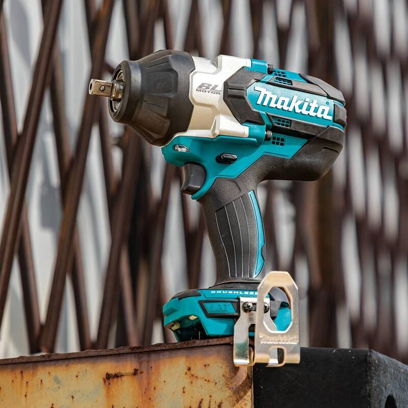 Atornillador de impacto inalámbrico Makita de 18 voltios LXT de iones de litio sin escobillas de 3 velocidades y 1/2 pulgadas con yunque de retención (solo herramienta) - XWT19XVZ.