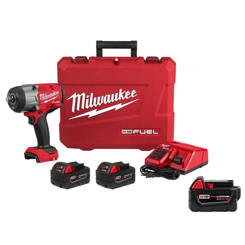 Llave de impacto Milwaukee M18 FUEL 18V de iones de litio sin escobillas de alto torque inalámbrica de 1/2 pulgada con anillo de fricción, kit y batería de 5.0 Ah - 2967-22-48-11-1850
