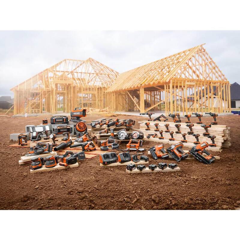Llave de impacto angular derecha inalámbrica subcompacta sin escobillas de 18V RIDGID de 3/8 de pulgada con batería de iones de litio de salida máxima de 2.0 Ah - R8720B-AC840020