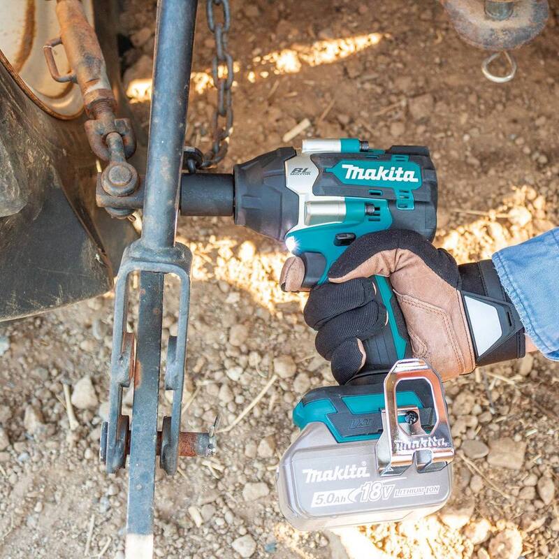 Llave de impacto inalámbrica sin escobillas de iones de litio LXT de 18V Makita de 4 velocidades y medio de torque con yunque de retención de 1/2 pulgadas (solo herramienta) - XWT18XVZ.