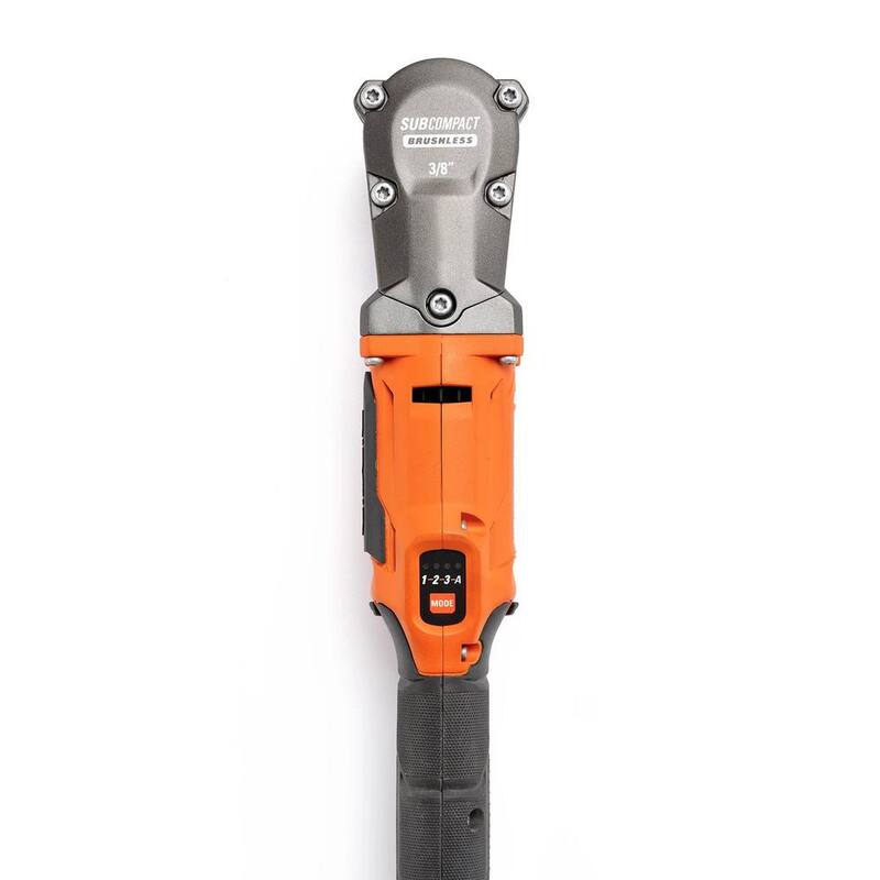 Llave de impacto angular derecha sin escobillas RIDGID 18V SubCompact de 3/8 pulgadas con batería de 2.0 Ah GRATIS - R8720B-AC8400802