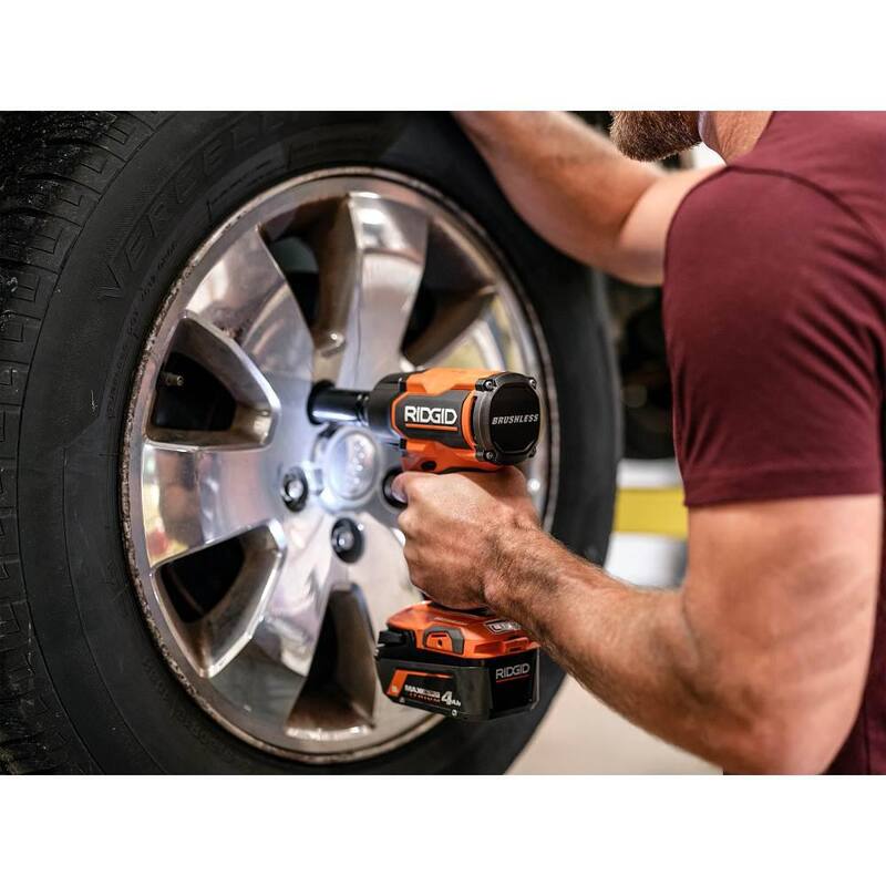 Llave de impacto inalámbrica sin escobillas de 18V RIDGID de 1/2 pulgadas con 4 modos y par medio con anillo de fricción con batería de iones de litio de 4.0 Ah - R86012B-AC87004.