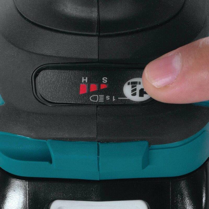 Juego de llave de impacto inalámbrica de alto torque con mandril hexagonal de 7/16 pulgadas y batería de iones de litio LXT de 18V sin escobillas de Makita, con (2) baterías de 5.0Ah y bolsa - XWT09T