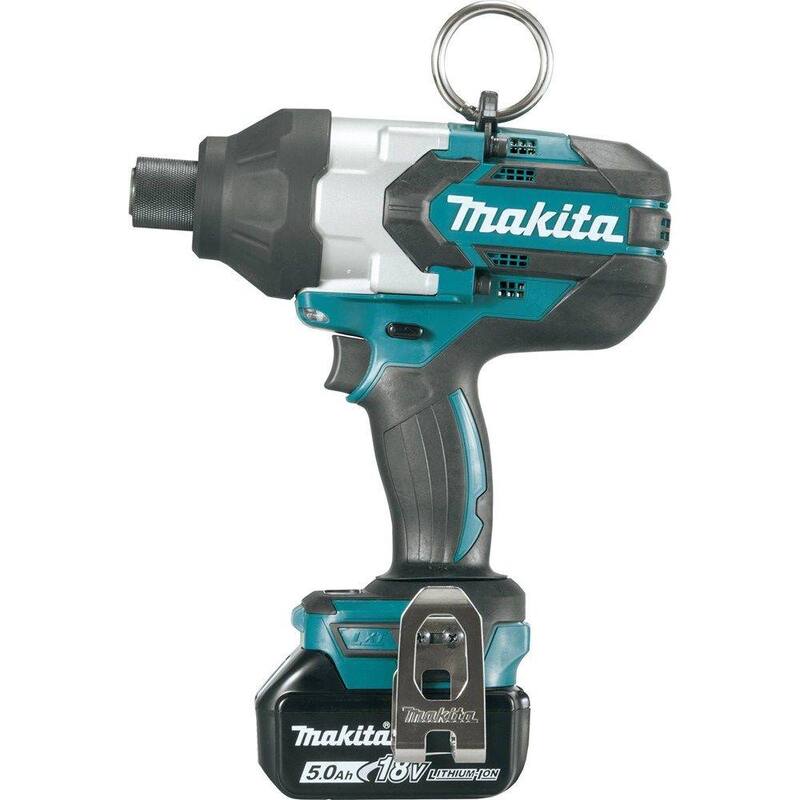 Juego de llave de impacto inalámbrica de alto torque con mandril hexagonal de 7/16 pulgadas y batería de iones de litio LXT de 18V sin escobillas de Makita, con (2) baterías de 5.0Ah y bolsa - XWT09T
