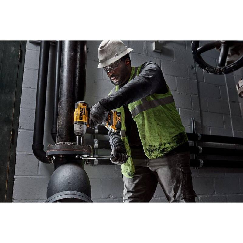 Juego de llave de impacto inalámbrica DEWALT 20V MAX de iones de litio de 1/2 pulg. con llave de trinquete inalámbrica ATOMIC 20V MAX de 1/2 pulg. - DCF900P1WCF512B