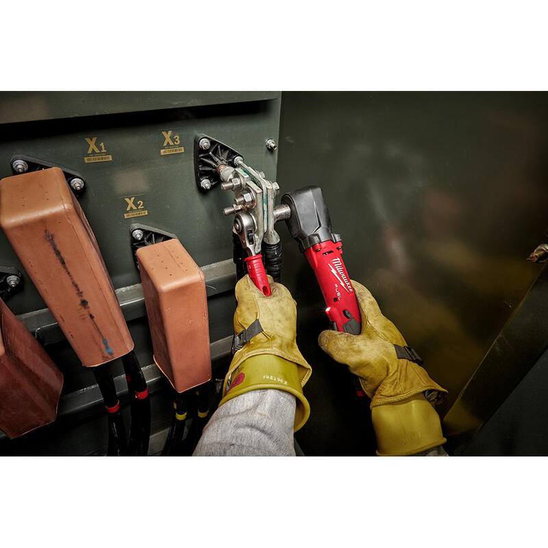 Milwaukee M12 FUEL Llave de impacto angular recta inalámbrica de 12 voltios de 3/8 pulgadas con pistola de grasa inalámbrica M12 y (2) paquetes de batería M12 HO de 2.5 Ah - 2564-20-2446-20-48-11-2425-48-11-2425