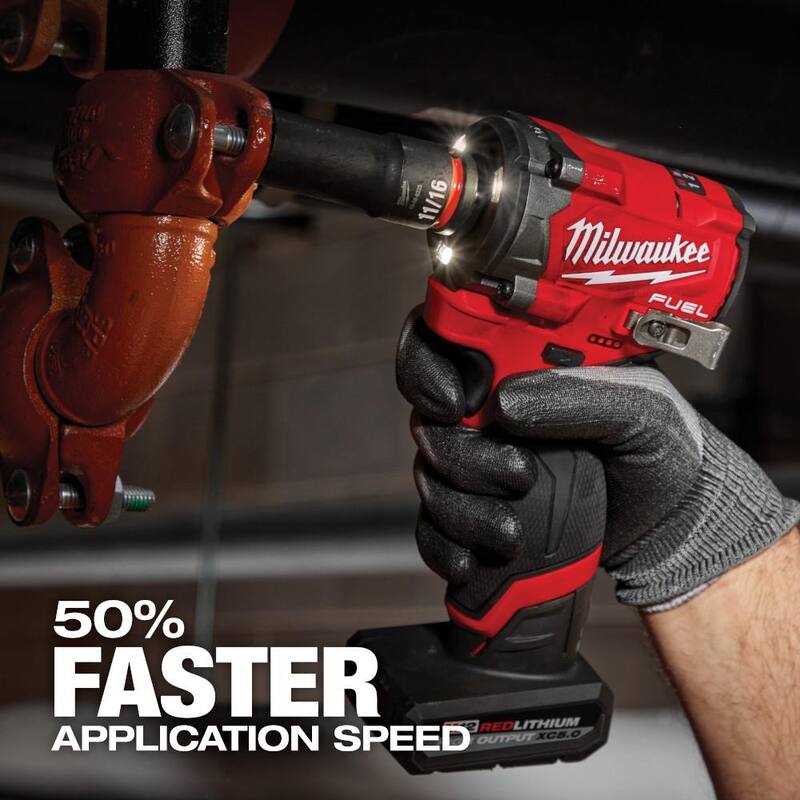 Llave de impacto inalámbrica Milwaukee M12 FUEL 12V de 1/2 pulgadas sin escobillas de iones de litio con pasador de retención y batería de alto rendimiento de 2.5 Ah - 2563P-20-48-11-2425