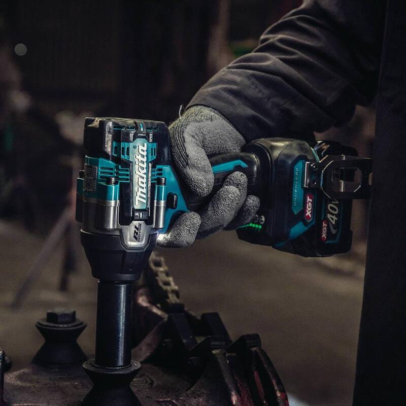 Juego de llave de impacto sin escobillas Makita XGT de 40V máx. con 4 velocidades de par medio y 1/2 pulgada, batería de 2.5Ah y bono de amoladora angular sin escobillas XGT de 5 pulgadas - GWT07D-GAG13Z