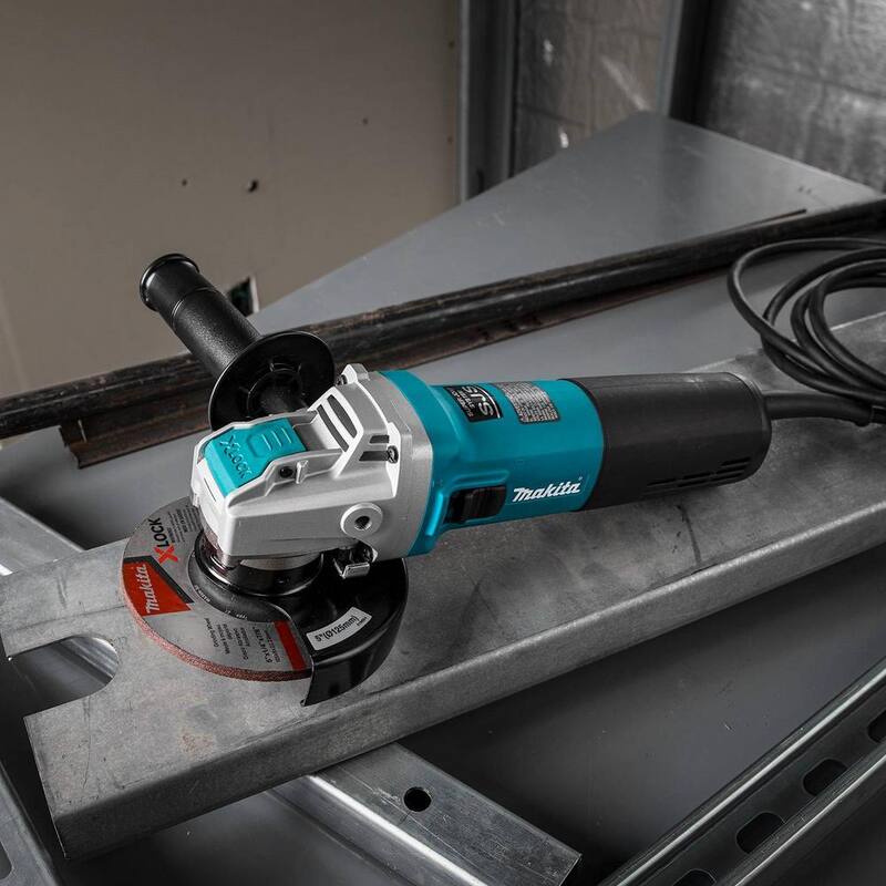 Amoladora angular con cable de 13 amperes y 5 pulgadas X-LOCK de Makita con bono de rueda de 36 granos GA5080-E0042425 (cantidad de 25)