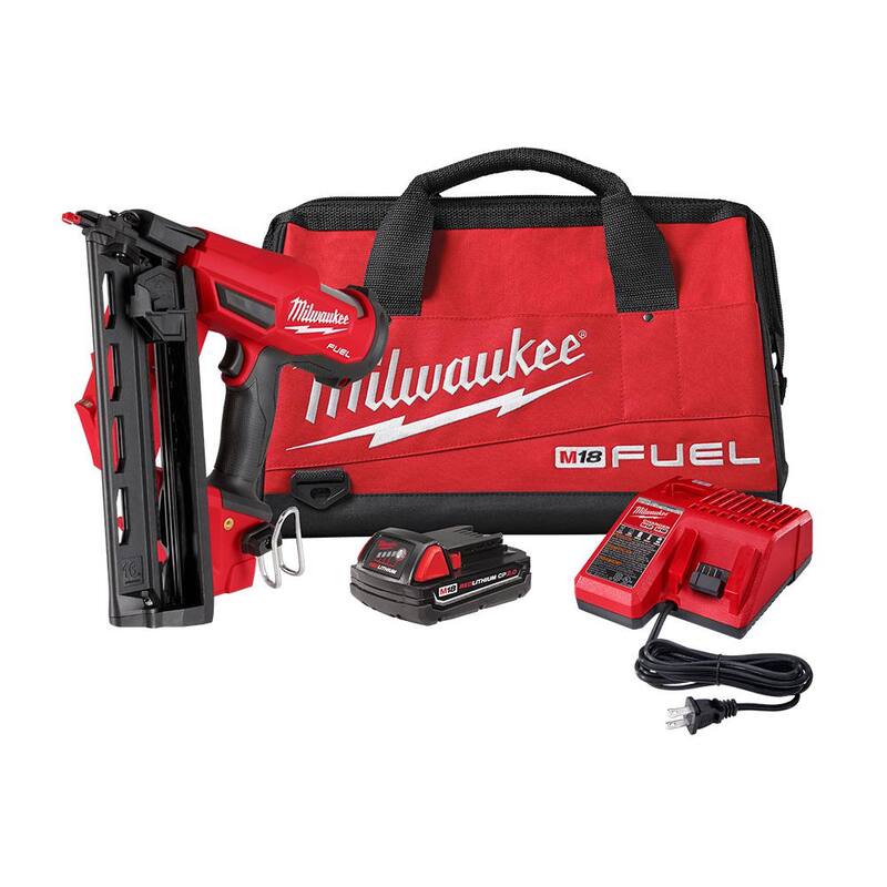Milwaukee M18 FUEL 18-Volt Lithium-Ion Brushless Cordless Gen II 16-Gauge Angled Finish Nailer Kit con batería de 2.0Ah y cargador - 2841-21CT