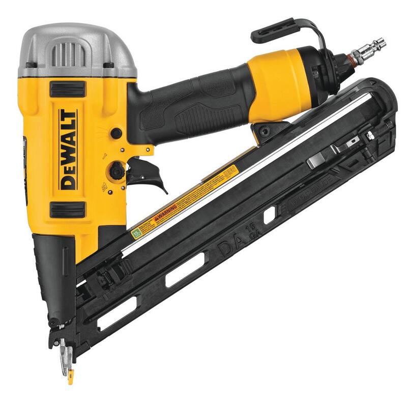Clavadora neumática DWFP72155 de calibre 15 de DEWALT