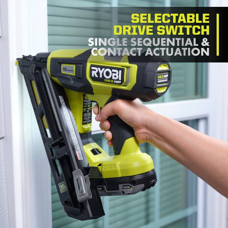 Clavadora de acabado angular RYOBI ONE+ HP 18V Brushless inalámbrica de 15 calibres a 34 grados (Herramienta solamente) - PBL375B