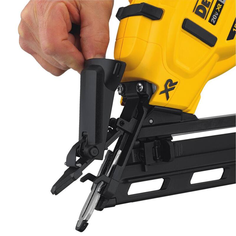 DEWALT 20V MAX XR Lithium-Ion 15-Gauge Cordless Finish Nailer y 18-Gauge Brad Nailer (Herramientas únicamente) - DCN650B680B.