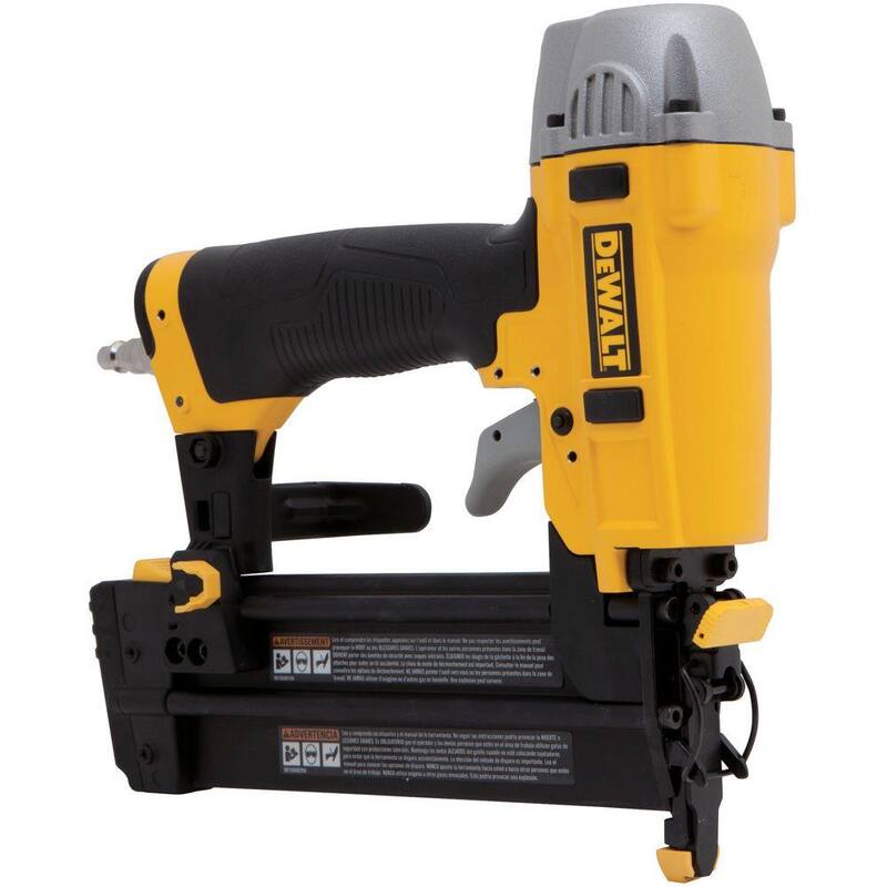 DEWALT Clavadora neumática de 18 calibres de 2 pulgadas con estuche de transporte - DWFP12231
