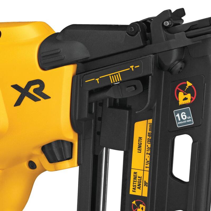 DEWALT 20V MAX XR Clavadora angular inalámbrica de acabado con batería de 3.0Ah y cargador - DCN660BW230C