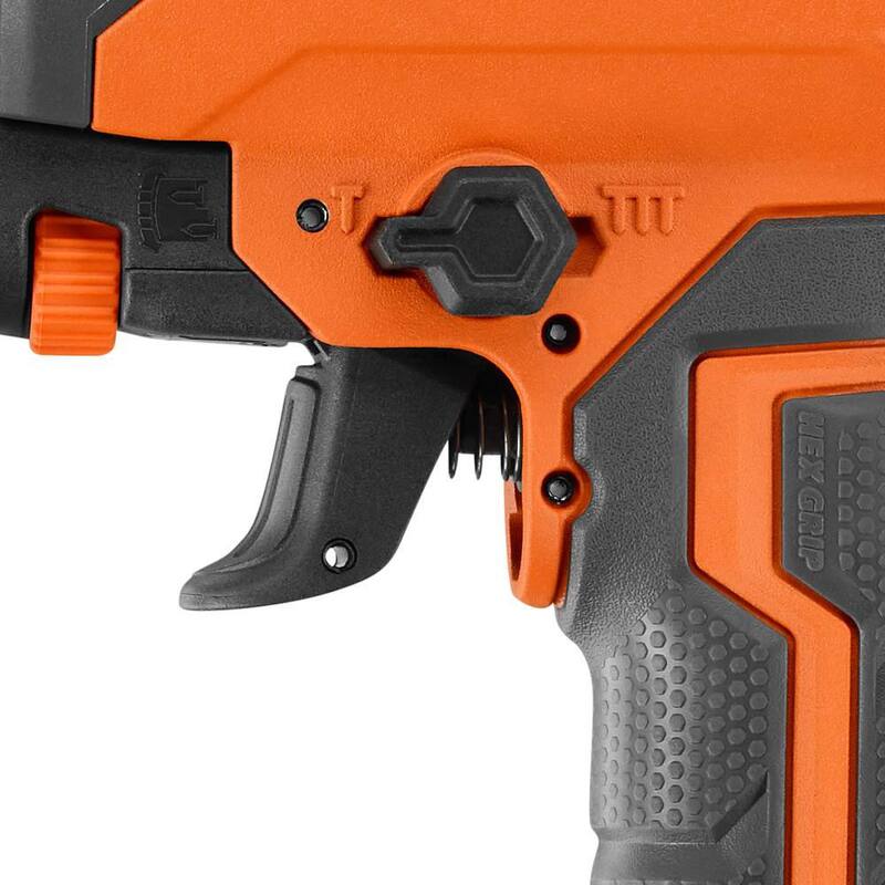 Pistola de clavos neumática RIDGID de calibre 18 de 2-1/8 pulgadas y grapadora de acabado de calibre 18 de 1-1/2 pulgadas - R213BNF-R150FSF