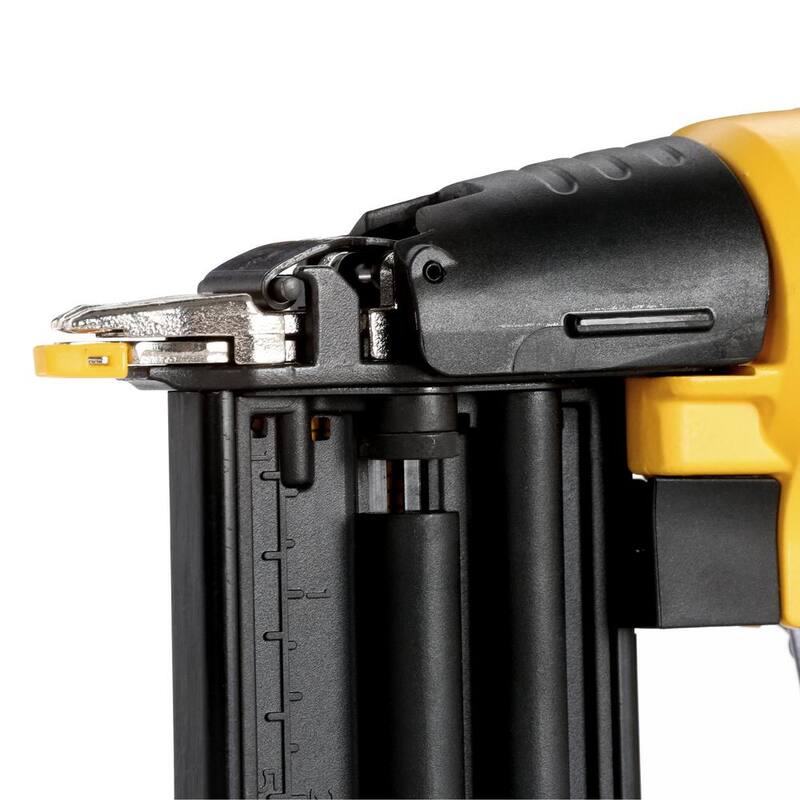 Clavadora neumática de calibre 18 DEWALT con clavos de metal de calibre 18 de 2 pulgadas (2500 por paquete) - DWFP12233W200-2
