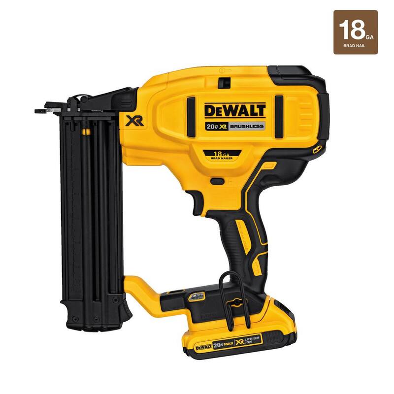 Kit de clavadora inalámbrica DEWALT 20V MAX XR de iones de litio de 18 calibres, (2) baterías de 2.0Ah, cargador y bolsa - DCN680D1wDCB203