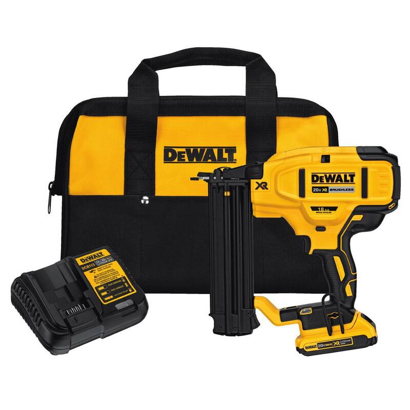 Kit de clavadora inalámbrica DEWALT 20V MAX XR de iones de litio de 18 calibres, (2) baterías de 2.0Ah, cargador y bolsa - DCN680D1wDCB203