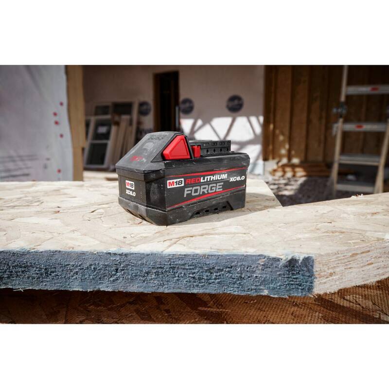 Milwaukee M18 FUEL 18V Gen ll Clavadora de acabado recto de calibre 16 y M18 18V paquete de batería de iones de litio REDLITHIUM FORGE 6.0 Ah - 3020-20–48-11-1861