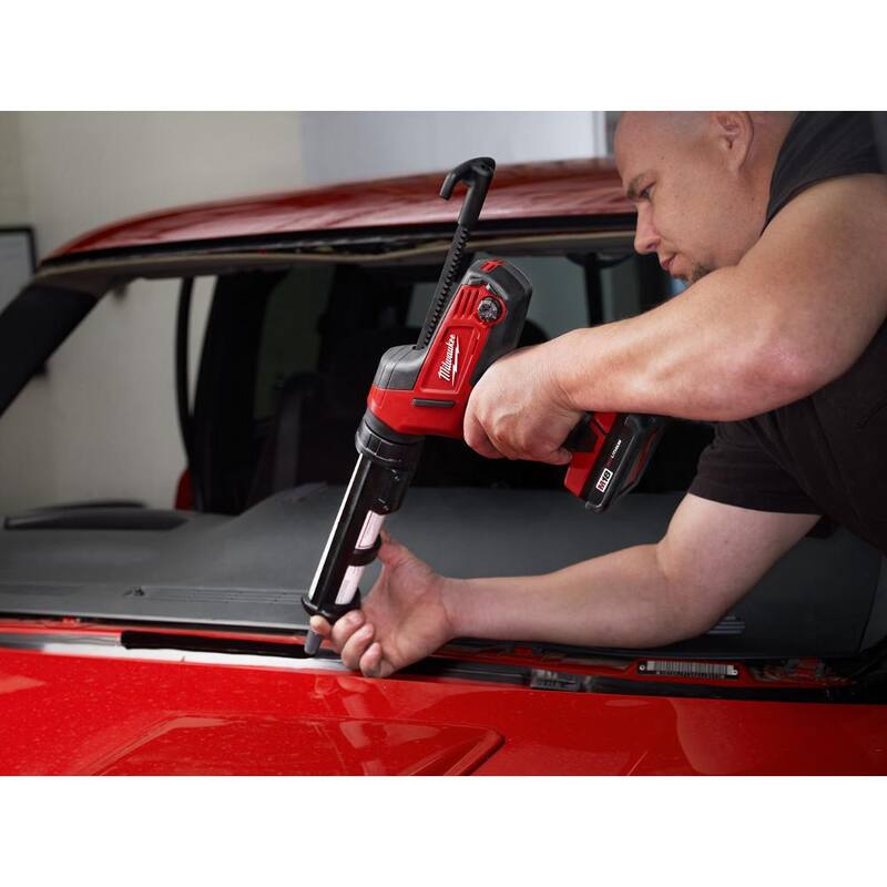 Milwaukee M18 FUEL 18-Volt Lithium-Ion Brushless Cordless Gen II 18-Gauge Brad Nailer con pistola de calafatear M18 y batería M18 CP2.0 - 2746-20-2641-20-48-11-1820