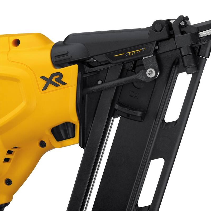 Clavadora de acabado angular inalámbrica de 15 ga con batería de iones de litio DEWALT 20V MAX XR y paquete de batería de iones de litio compacto de 2.0 Ah DEWALT 20V MAX - DCN650BWDCB203