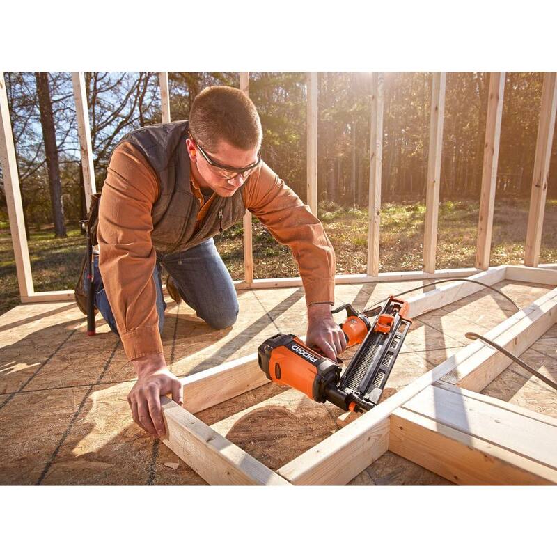 Clavadora neumática de cabezal redondo de 21 grados y 3-1/2 pulgadas RIDGID - R350RHF