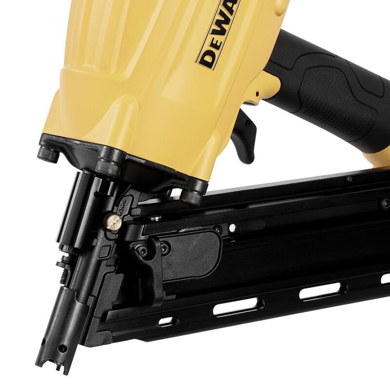 Clavadora para armazones con cable de 28 grados DEWALT - DWF83WW