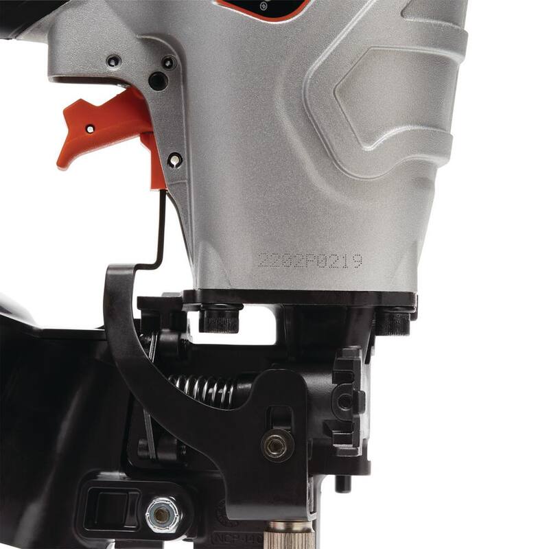 Clavadora neumática Paslode de 10 calibres 2-3/8 in. 0 grados con agarre Tetra Grip por aire conectado - 503000