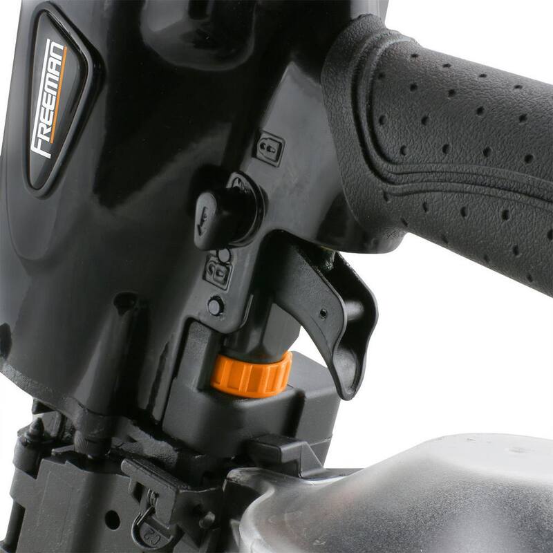 Freeman Pneumatic 3-1/2 in. 21-Degree Framing Nailer con Estuche de Almacenamiento y Kit de Pneumatic 2-1/2 in. 15-Degree Coil Siding Nailer - PFR21CN65