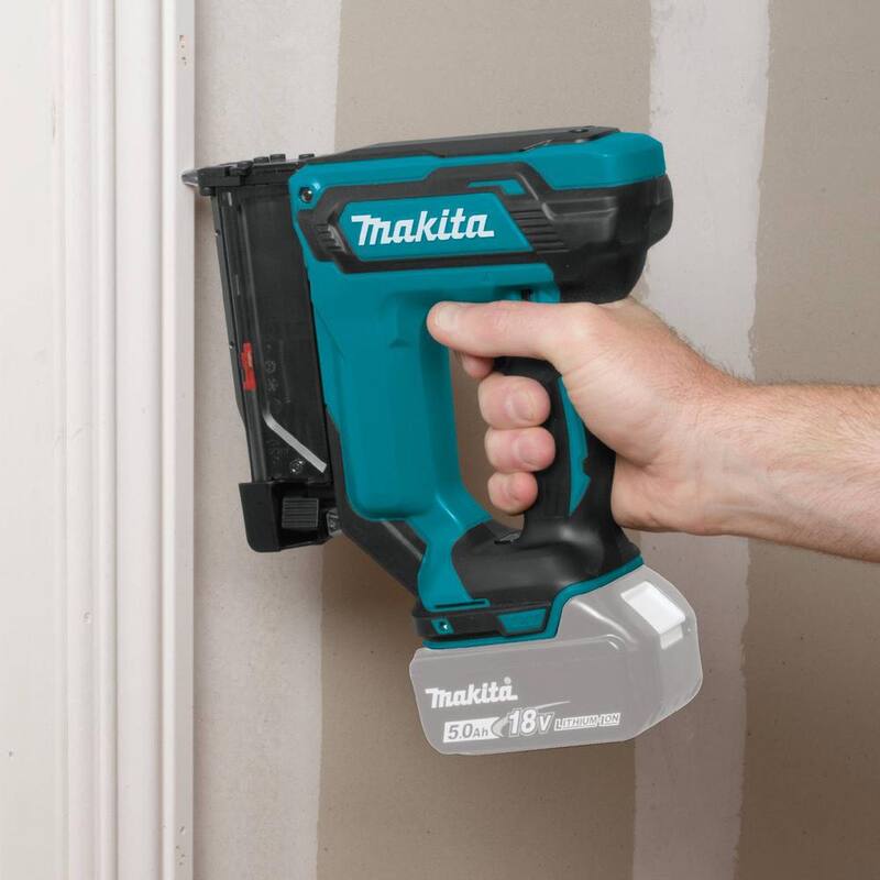Clavadora inalámbrica de clavos de 23 galgas Makita 18V LXT de iones de litio (solo la herramienta) - XTP02Z
