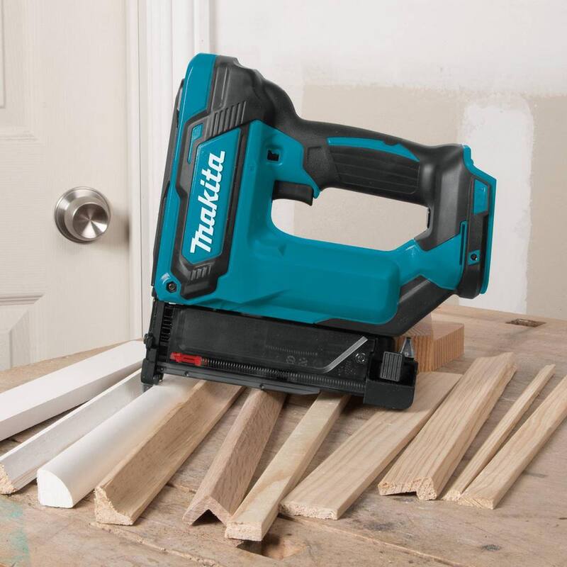 Clavadora inalámbrica de clavos de 23 galgas Makita 18V LXT de iones de litio (solo la herramienta) - XTP02Z