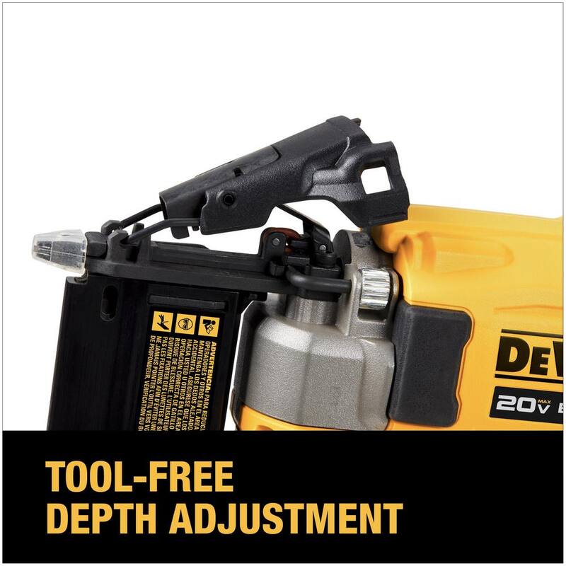 DEWALT ATOMIC 20V MAX Clavadora inalámbrica de clavos de calibre 23 con batería compacta 20V MAX POWERSTACK - DCN623BWBP034