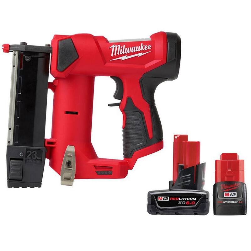 Milwaukee M12 12-Volt 23-Gauge Lithium-Ion Clavadora Inalámbrica con paquetes de baterías M12 6.0Ah y M12 3.0Ah - 2540-20-48-11-2460-48-11-2430