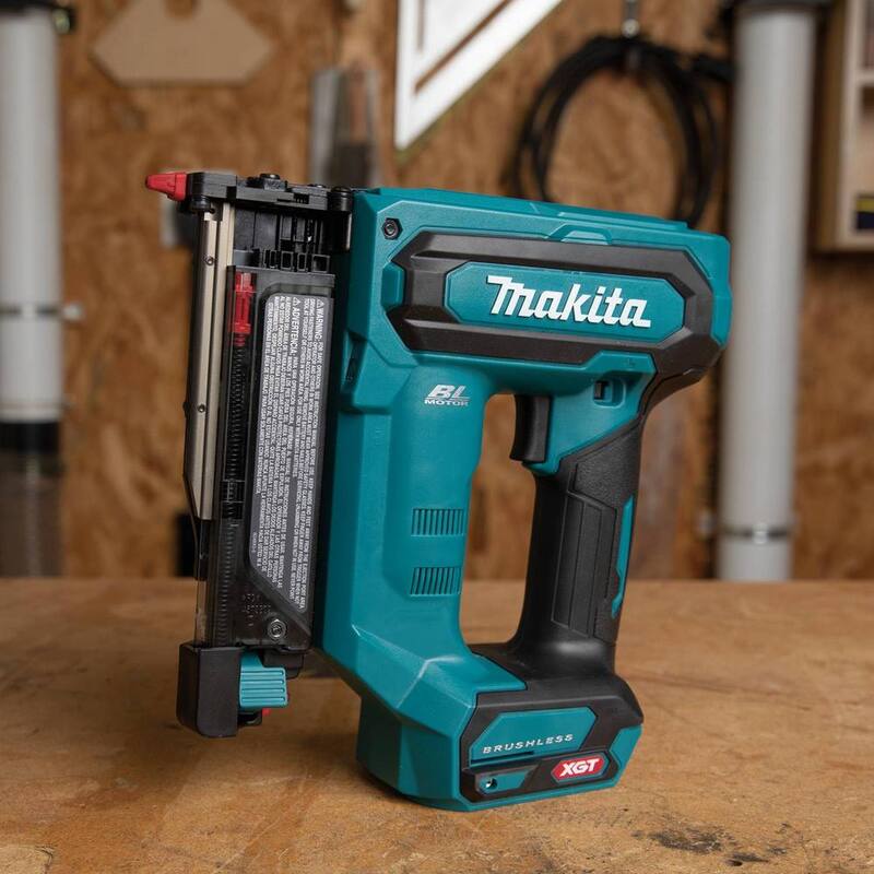 Clavadora inalámbrica sin escobillas Makita 40V máx XGT, calibre 23 (Herramienta solamente) - GTP01Z