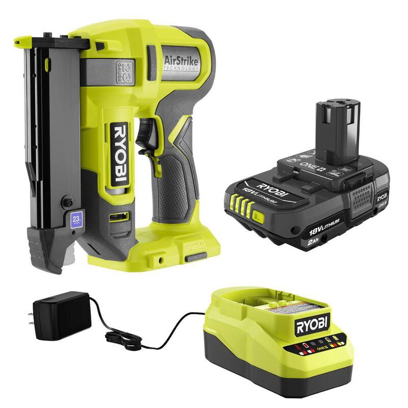 Clavadora de clavos de calibre 23 sin cable RYOBI ONE+ 18V Airstrike con batería compacta de iones de litio de 2.0 Ah y cargador de 18V ONE+ - PCL310B-PSK005.